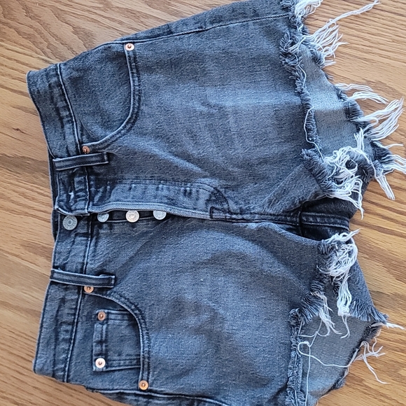 Levi's button fly jean shorts with cami top (M) - Picture 4 of 8